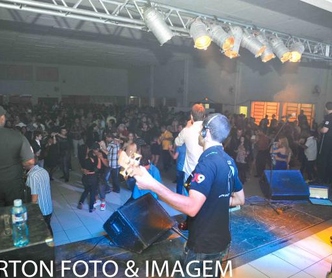 Mais de 2 mil pessoas no baile de aniversário